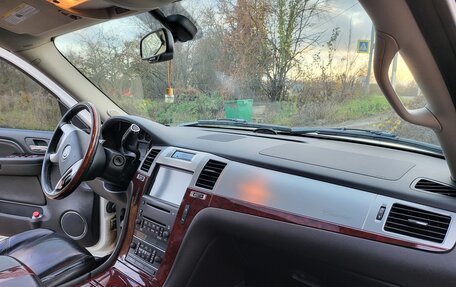 Cadillac Escalade III, 2007 год, 1 300 000 рублей, 8 фотография