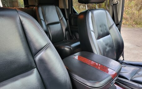 Cadillac Escalade III, 2007 год, 1 300 000 рублей, 13 фотография