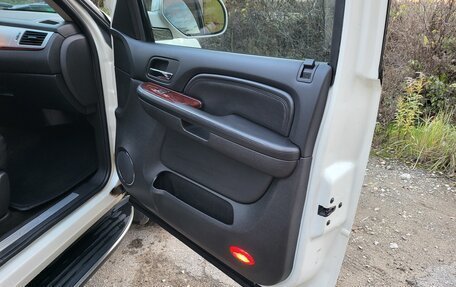 Cadillac Escalade III, 2007 год, 1 300 000 рублей, 18 фотография