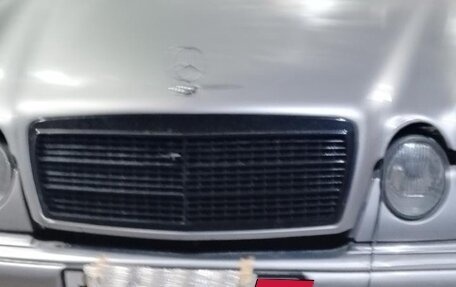 Mercedes-Benz E-Класс, 1996 год, 210 000 рублей, 1 фотография