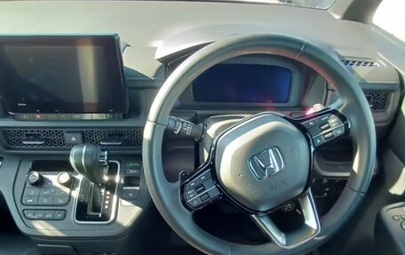 Honda Stepwgn, 2022 год, 2 630 000 рублей, 7 фотография