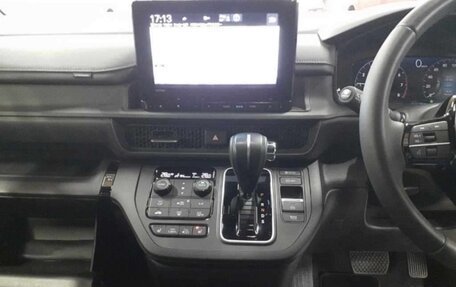 Honda Stepwgn, 2022 год, 2 630 000 рублей, 19 фотография