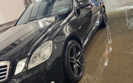 Mercedes-Benz E-Класс, 2010 год, 1 280 000 рублей, 2 фотография