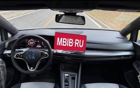 Volkswagen Golf VIII, 2024 год, 2 650 000 рублей, 12 фотография