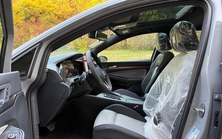 Volkswagen Golf VIII, 2024 год, 2 650 000 рублей, 15 фотография