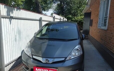 Honda Fit Shuttle I рестайлинг, 2012 год, 855 000 рублей, 1 фотография