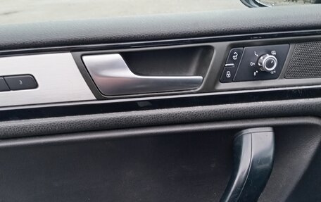 Volkswagen Touareg III, 2011 год, 1 550 000 рублей, 10 фотография