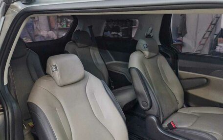 KIA Carnival, 2024 год, 6 900 000 рублей, 5 фотография