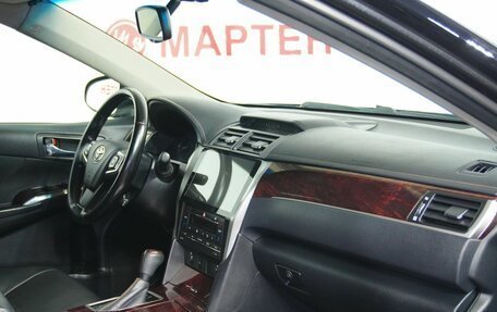 Toyota Camry, 2017 год, 2 250 000 рублей, 10 фотография