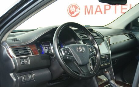 Toyota Camry, 2017 год, 2 250 000 рублей, 9 фотография