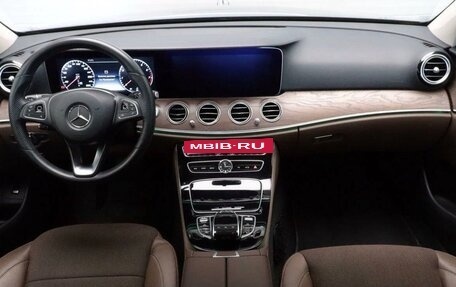 Mercedes-Benz E-Класс, 2016 год, 3 700 000 рублей, 13 фотография