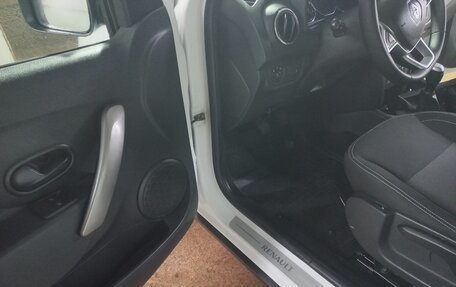 Renault Logan II, 2022 год, 1 250 000 рублей, 5 фотография