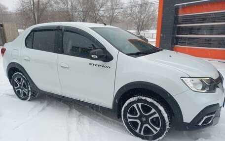 Renault Logan II, 2022 год, 1 250 000 рублей, 2 фотография
