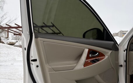 Toyota Camry, 2010 год, 1 170 000 рублей, 5 фотография