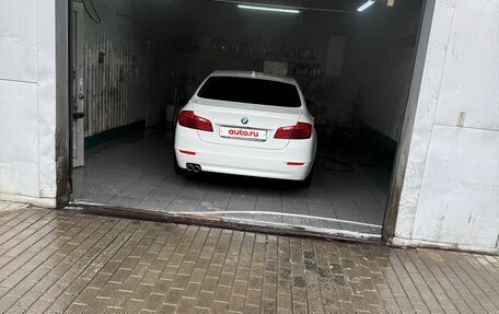 BMW 5 серия, 2014 год, 2 100 000 рублей, 2 фотография