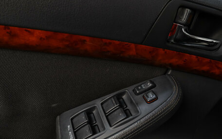 Toyota Avensis III рестайлинг, 2005 год, 639 000 рублей, 8 фотография