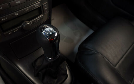 Toyota Avensis III рестайлинг, 2005 год, 639 000 рублей, 14 фотография