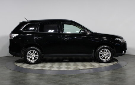Mitsubishi Outlander III рестайлинг 3, 2013 год, 1 297 000 рублей, 4 фотография