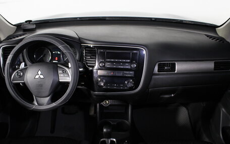 Mitsubishi Outlander III рестайлинг 3, 2013 год, 1 297 000 рублей, 13 фотография