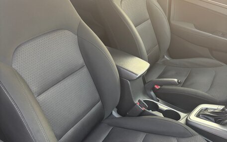 Hyundai Elantra VI рестайлинг, 2018 год, 925 000 рублей, 4 фотография