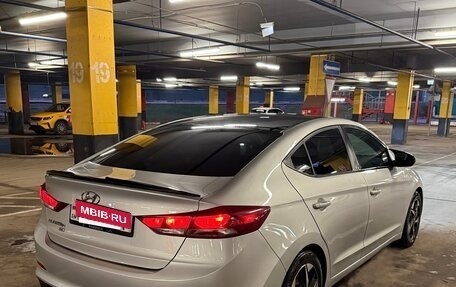 Hyundai Elantra VI рестайлинг, 2018 год, 925 000 рублей, 3 фотография