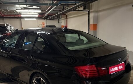 BMW 5 серия, 2011 год, 2 600 000 рублей, 2 фотография