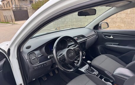 KIA Rio IV, 2017 год, 1 050 000 рублей, 5 фотография