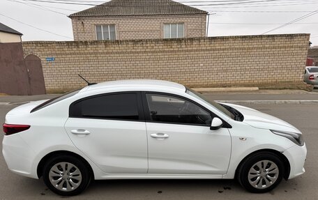 KIA Rio IV, 2017 год, 1 050 000 рублей, 3 фотография