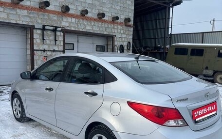 Hyundai Solaris II рестайлинг, 2011 год, 890 000 рублей, 5 фотография