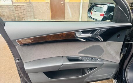 Audi A8, 2014 год, 1 940 000 рублей, 10 фотография