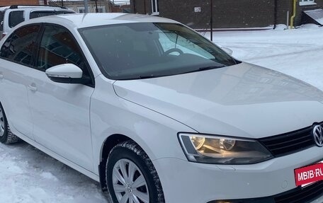 Volkswagen Jetta VI, 2014 год, 1 010 000 рублей, 3 фотография