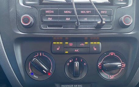 Volkswagen Jetta VI, 2014 год, 1 010 000 рублей, 10 фотография