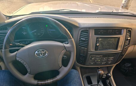 Toyota Land Cruiser 100 рестайлинг 2, 2005 год, 2 485 000 рублей, 10 фотография