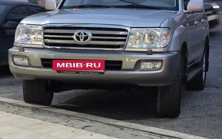 Toyota Land Cruiser 100 рестайлинг 2, 2005 год, 2 485 000 рублей, 8 фотография