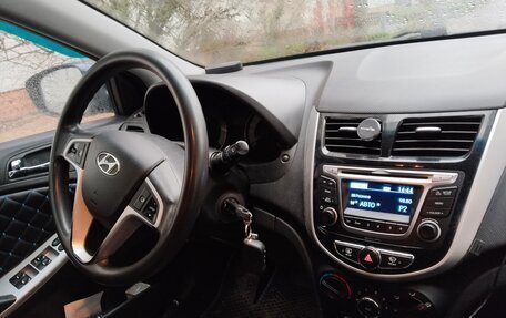 Hyundai Solaris II рестайлинг, 2012 год, 600 000 рублей, 4 фотография