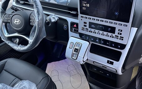 Hyundai Staria, 2024 год, 8 500 000 рублей, 14 фотография