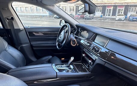 BMW 7 серия, 2015 год, 3 000 000 рублей, 17 фотография