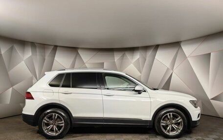 Volkswagen Tiguan II, 2018 год, 1 893 000 рублей, 6 фотография