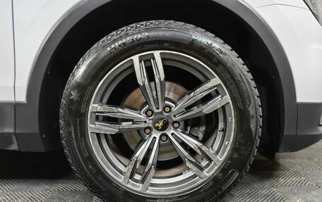 Volkswagen Tiguan II, 2018 год, 1 893 000 рублей, 8 фотография