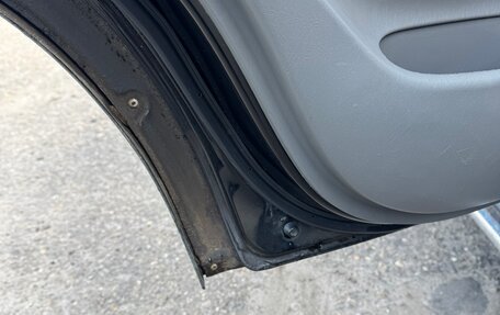 Toyota Land Cruiser Prado 120 рестайлинг, 2004 год, 1 500 000 рублей, 14 фотография