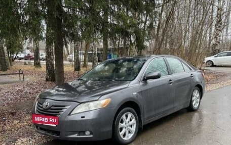 Toyota Camry, 2008 год, 450 000 рублей, 2 фотография