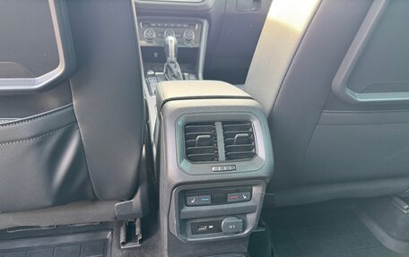 Volkswagen Tiguan II, 2019 год, 2 700 000 рублей, 13 фотография