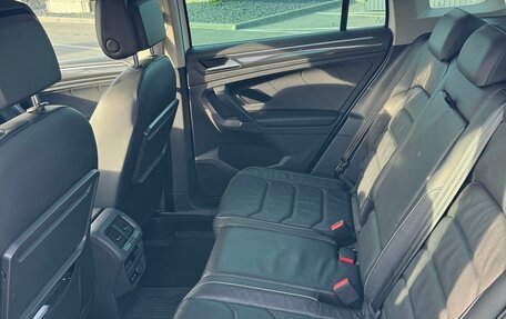 Volkswagen Tiguan II, 2019 год, 2 700 000 рублей, 14 фотография