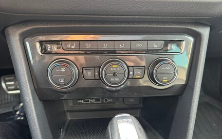 Volkswagen Tiguan II, 2019 год, 2 700 000 рублей, 27 фотография