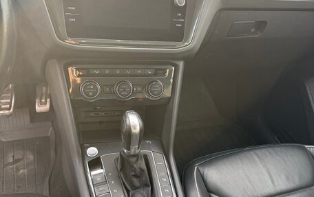 Volkswagen Tiguan II, 2019 год, 2 700 000 рублей, 22 фотография