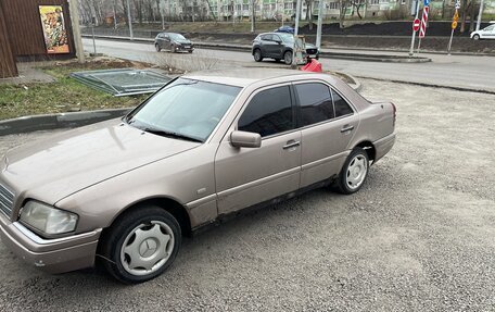 Mercedes-Benz C-Класс, 1994 год, 145 000 рублей, 3 фотография