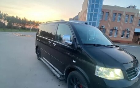 Volkswagen Multivan T5, 2004 год, 1 360 000 рублей, 3 фотография