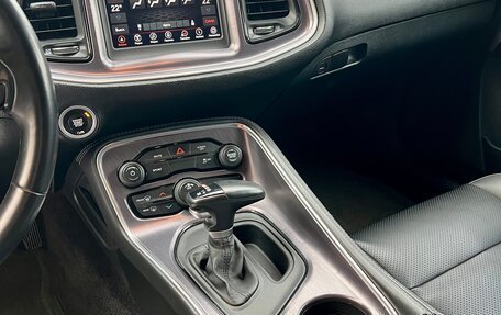 Dodge Challenger III рестайлинг 2, 2018 год, 13 фотография