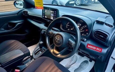 Toyota Yaris, 2021 год, 1 259 000 рублей, 12 фотография