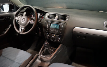 Volkswagen Jetta VI, 2013 год, 1 188 000 рублей, 22 фотография